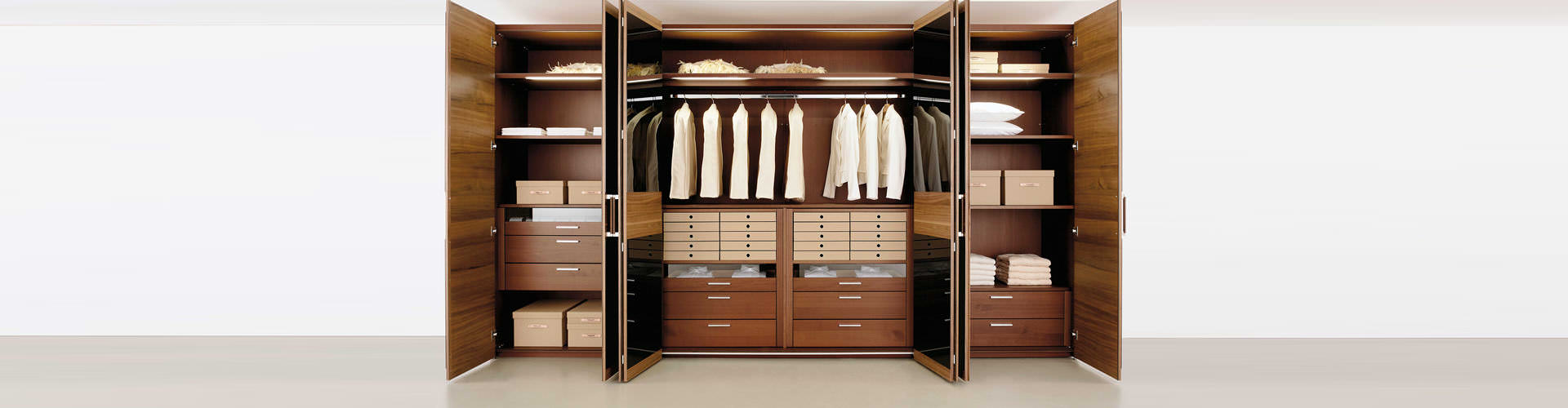 Szafy na wymiar Tychy – wnękowe, przesuwne – do zabudowy